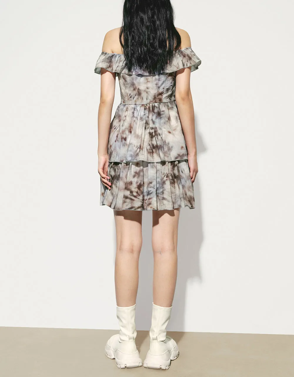 Halter Neck Off-Shoulder Printed A-Line Dress sold by Urban Revivo product image thumbnail 4