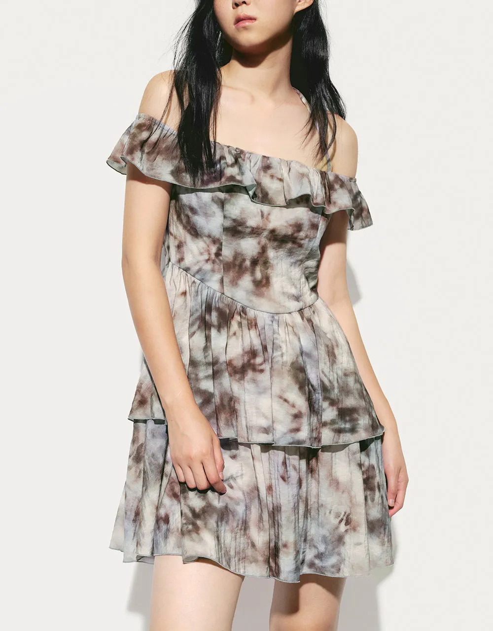 Halter Neck Off-Shoulder Printed A-Line Dress sold by Urban Revivo product image thumbnail 2
