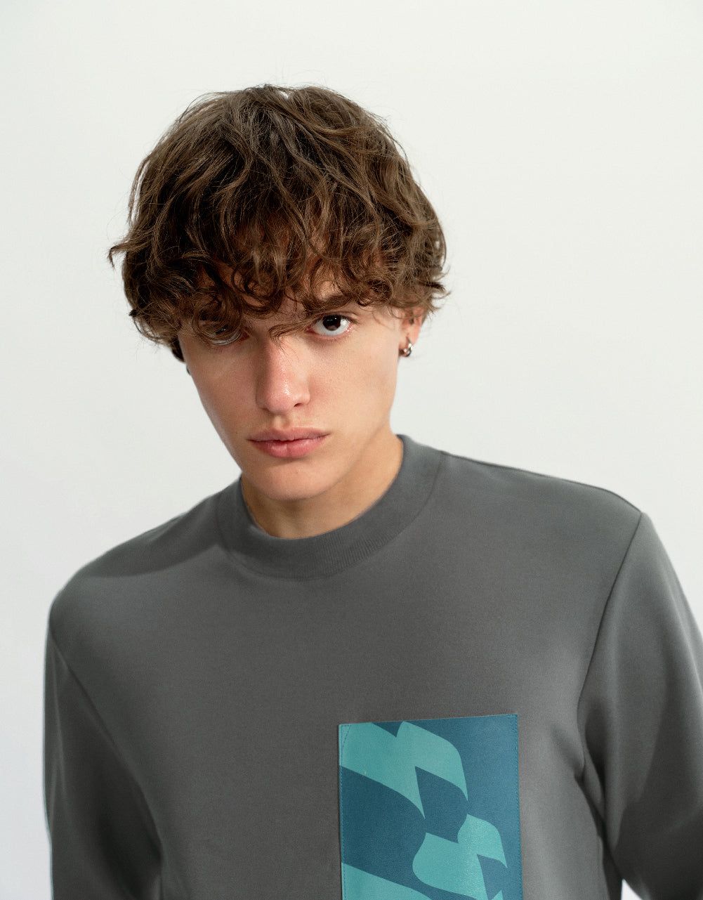 Loose Straight Sweatshirt sold by Urban Revivo product image thumbnail 5