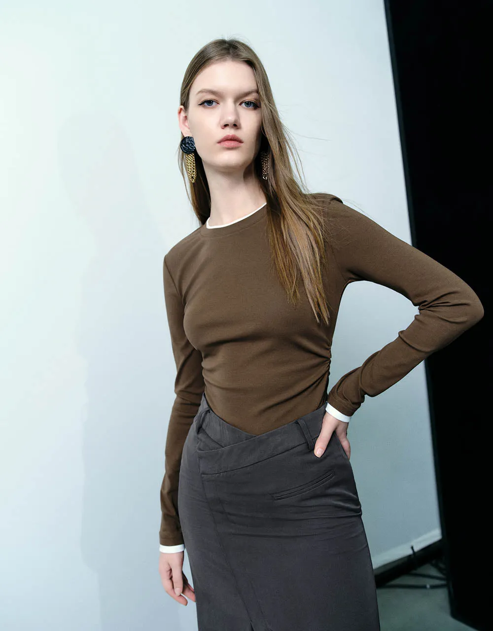 Asymmetric Crew Neck Straight T-Shirt sold by Urban Revivo product image thumbnail 3