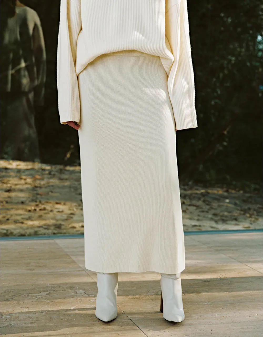 Elastic Waist Skinny Knitted Skirt sold by Urban Revivo product image thumbnail 2