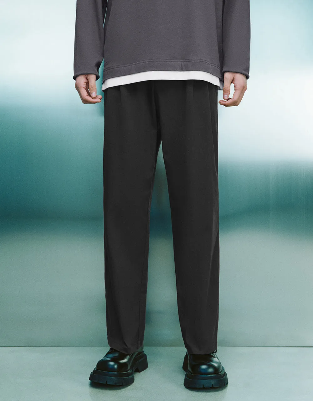 Loose Straight Pants sold by Urban Revivo product image thumbnail 2