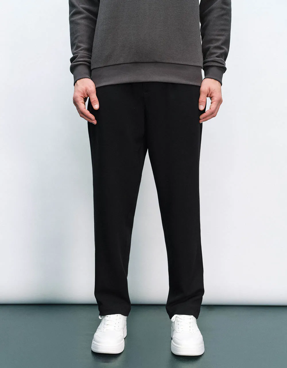 Drawstring Waist Knitted Straight Pants sold by Urban Revivo product image thumbnail 2