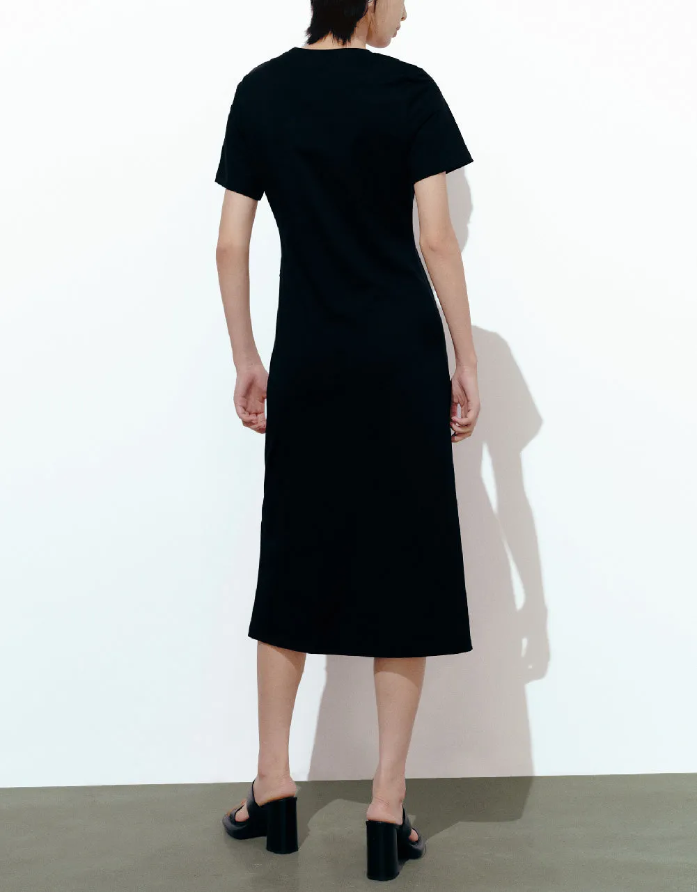 Crew Neck Straight Dress sold by Urban Revivo product image thumbnail 4