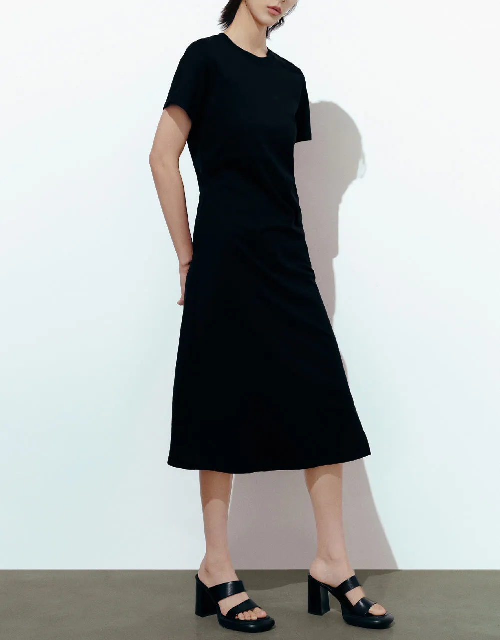 Crew Neck Straight Dress sold by Urban Revivo product image thumbnail 3