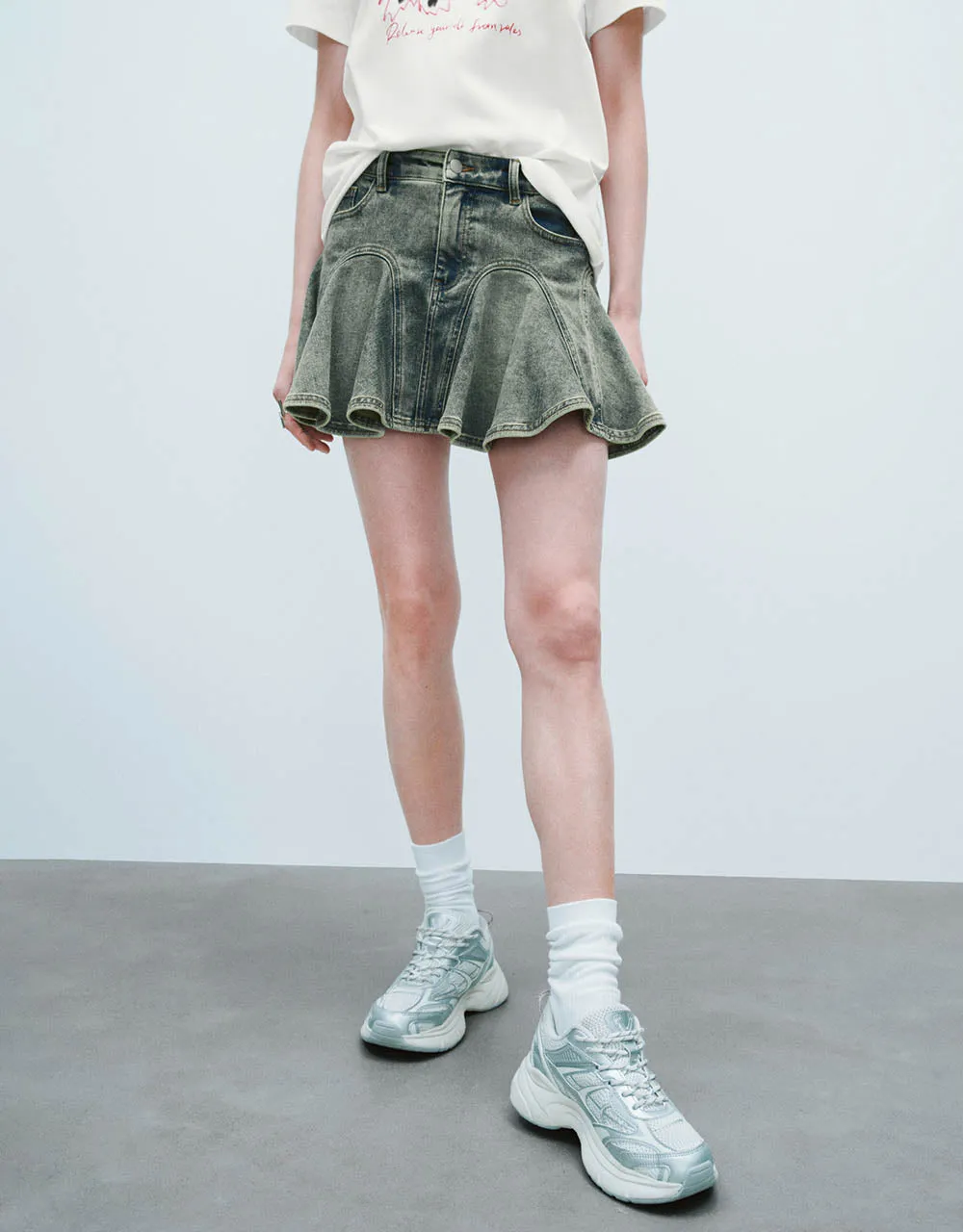 Mini A-Line Denim Skirt sold by Urban Revivo product image thumbnail 2