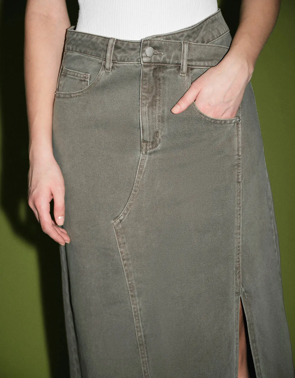 Split Hem Midi A-Line Denim Skirt sold by Urban Revivo product image thumbnail 5