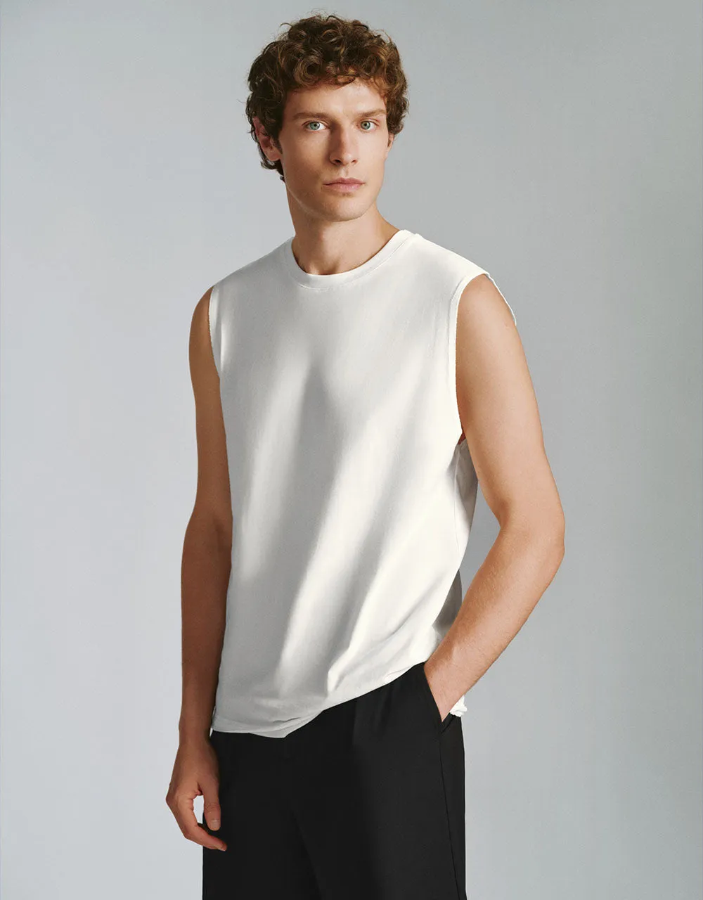 Crew Neck Loose Tank Top sold by Urban Revivo product image thumbnail 3