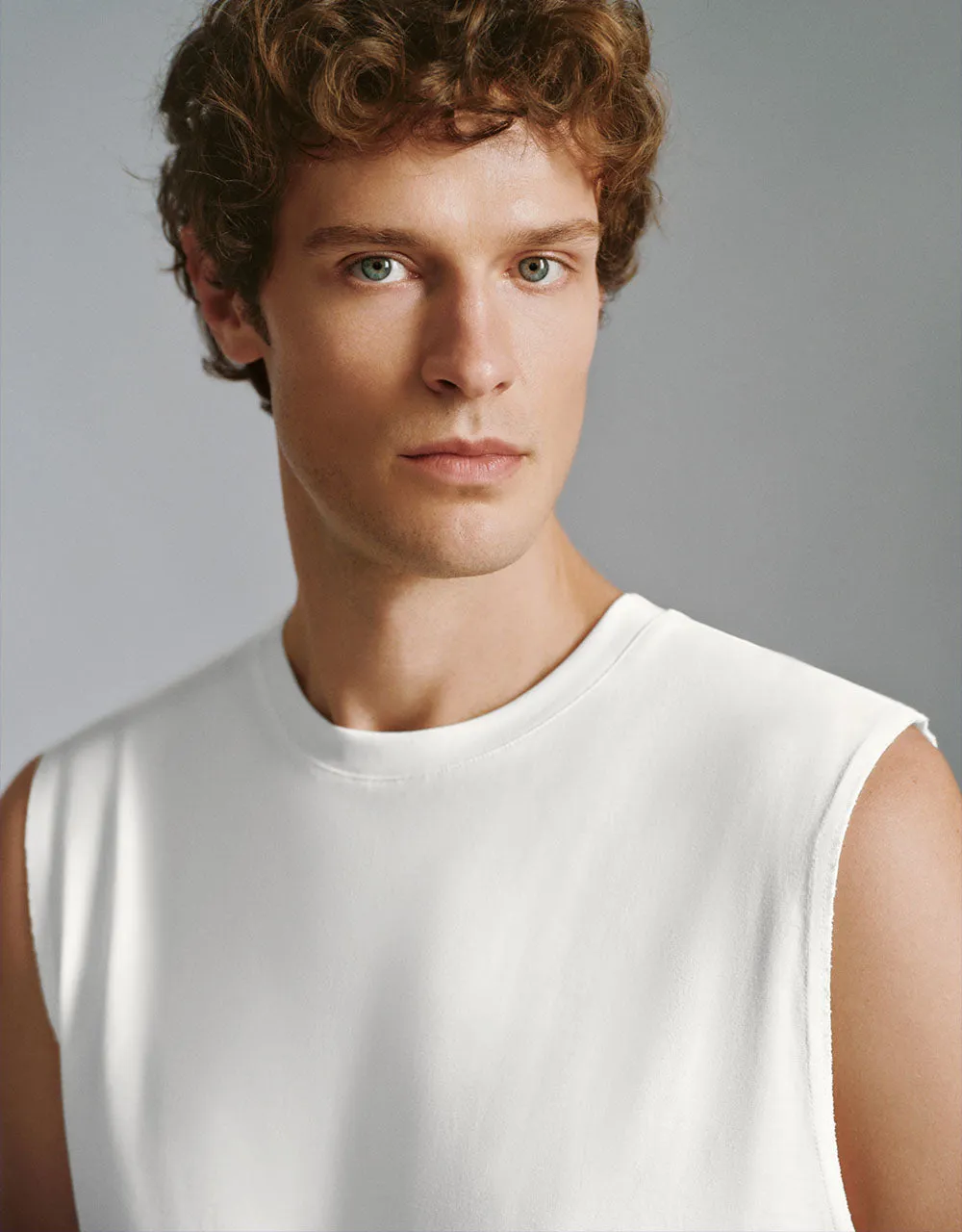 Crew Neck Loose Tank Top sold by Urban Revivo product image thumbnail 4