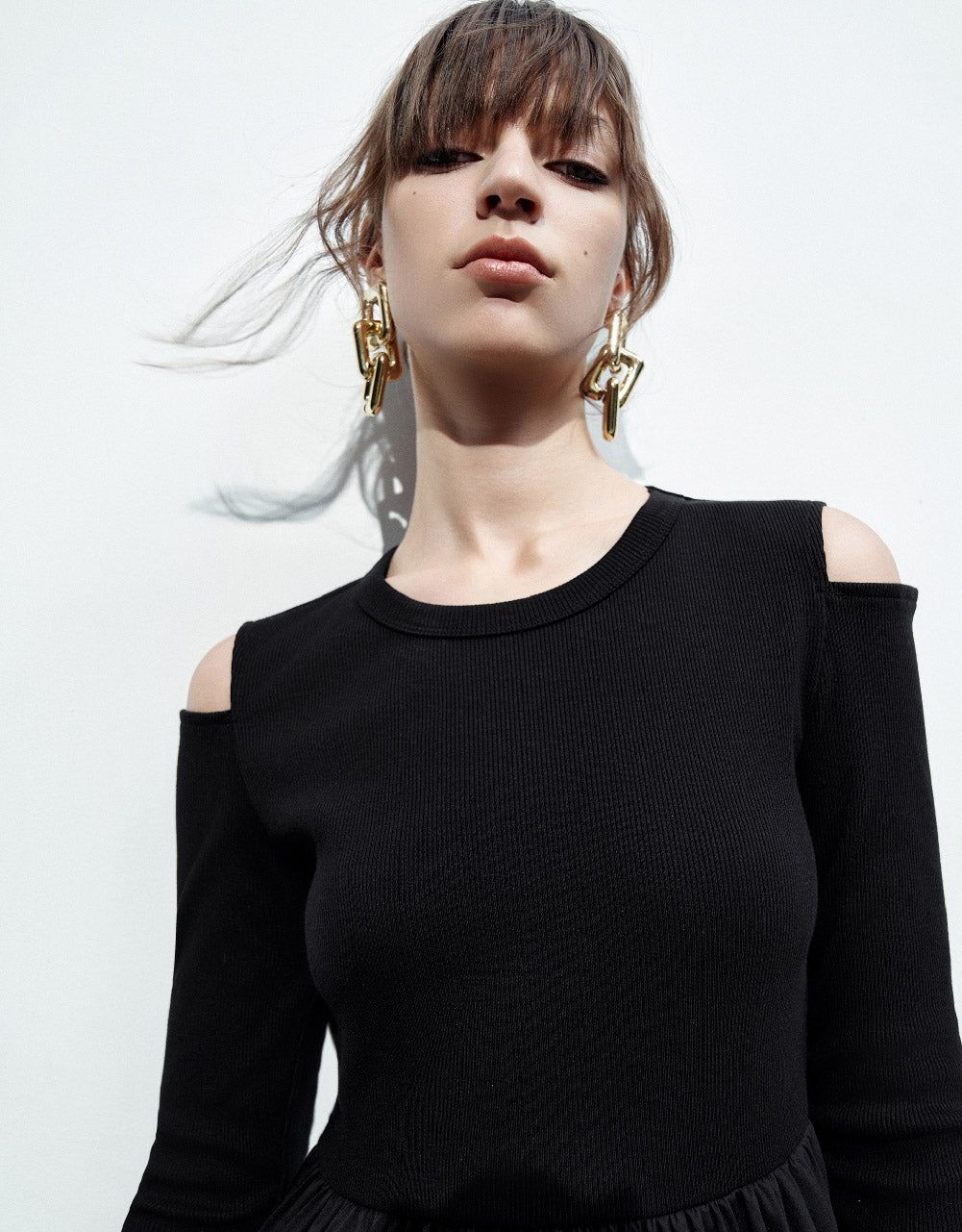 Cold Shoulder Crew Neck A-Line Dress sold by Urban Revivo product image thumbnail 5