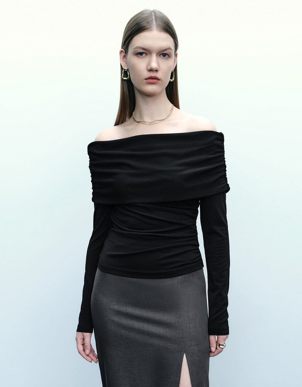 Ruched Off-Shoulder Skinny Knitted T-Shirt sold by Urban Revivo