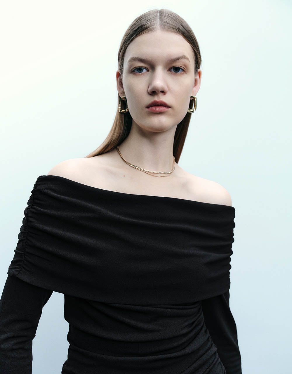 Ruched Off-Shoulder Skinny Knitted T-Shirt sold by Urban Revivo product image thumbnail 5
