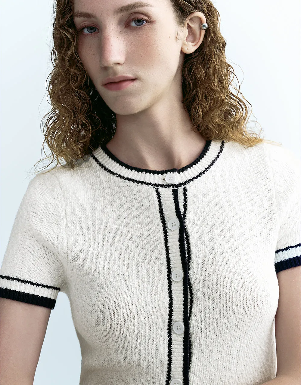 Button Up Crew Neck Knitted Cardigan sold by Urban Revivo product image thumbnail 4