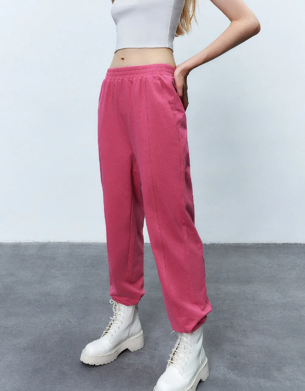 Elastic Waist Knitted Jogger Pants sold by Urban Revivo product image thumbnail 4