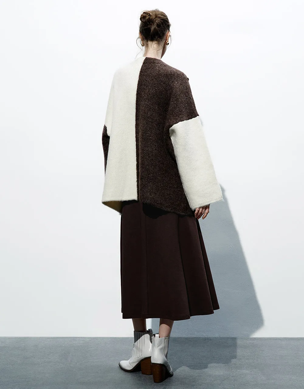 Colorblocks V-Neck Knitted Cardigan sold by Urban Revivo product image thumbnail 4