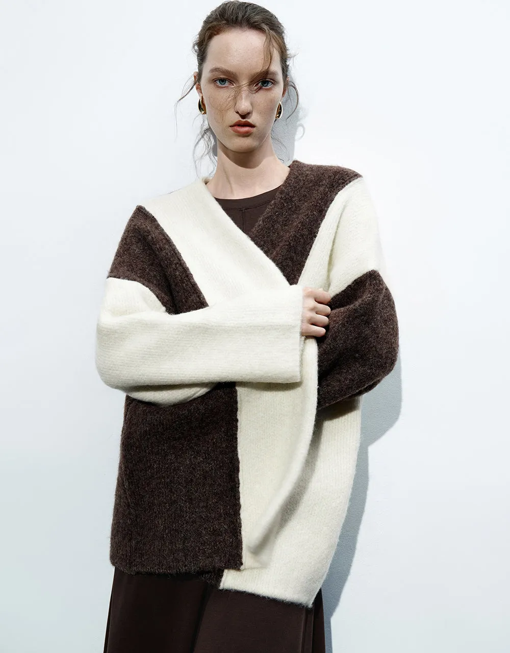 Colorblocks V-Neck Knitted Cardigan sold by Urban Revivo