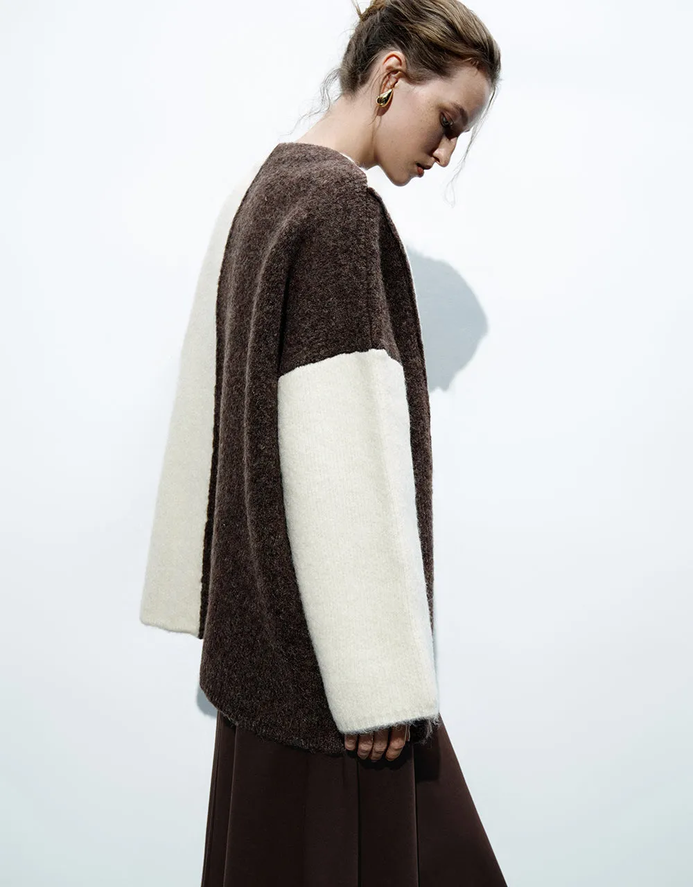 Colorblocks V-Neck Knitted Cardigan sold by Urban Revivo product image thumbnail 3