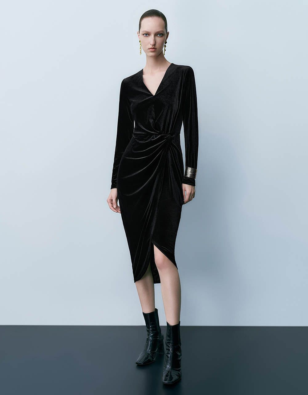 V-Neck Knitted Skinny Dress sold by Urban Revivo