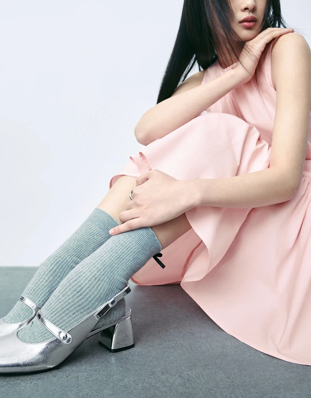 Sleeveless Crew Neck Straight Dress sold by Urban Revivo product image thumbnail 4