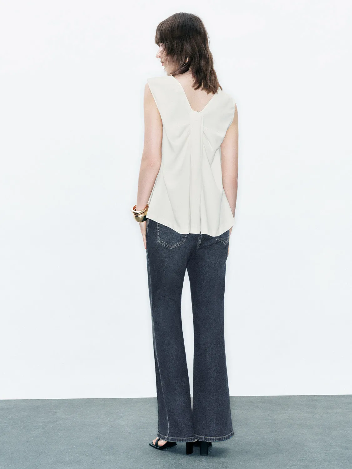 Sleeveless Crew Neck Skater Shirt sold by Urban Revivo product image thumbnail 4