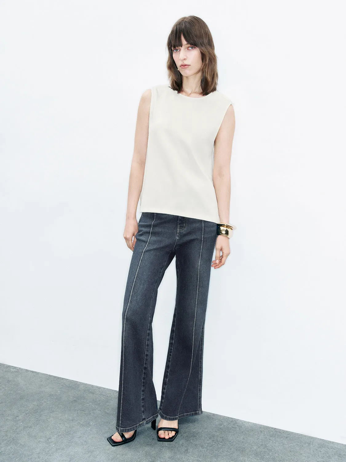 Sleeveless Crew Neck Skater Shirt sold by Urban Revivo product image thumbnail 5