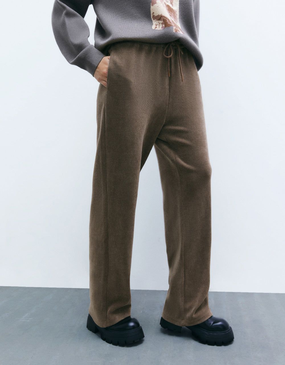 Elastic Waist Wide Leg Pants sold by Urban Revivo product image thumbnail 4