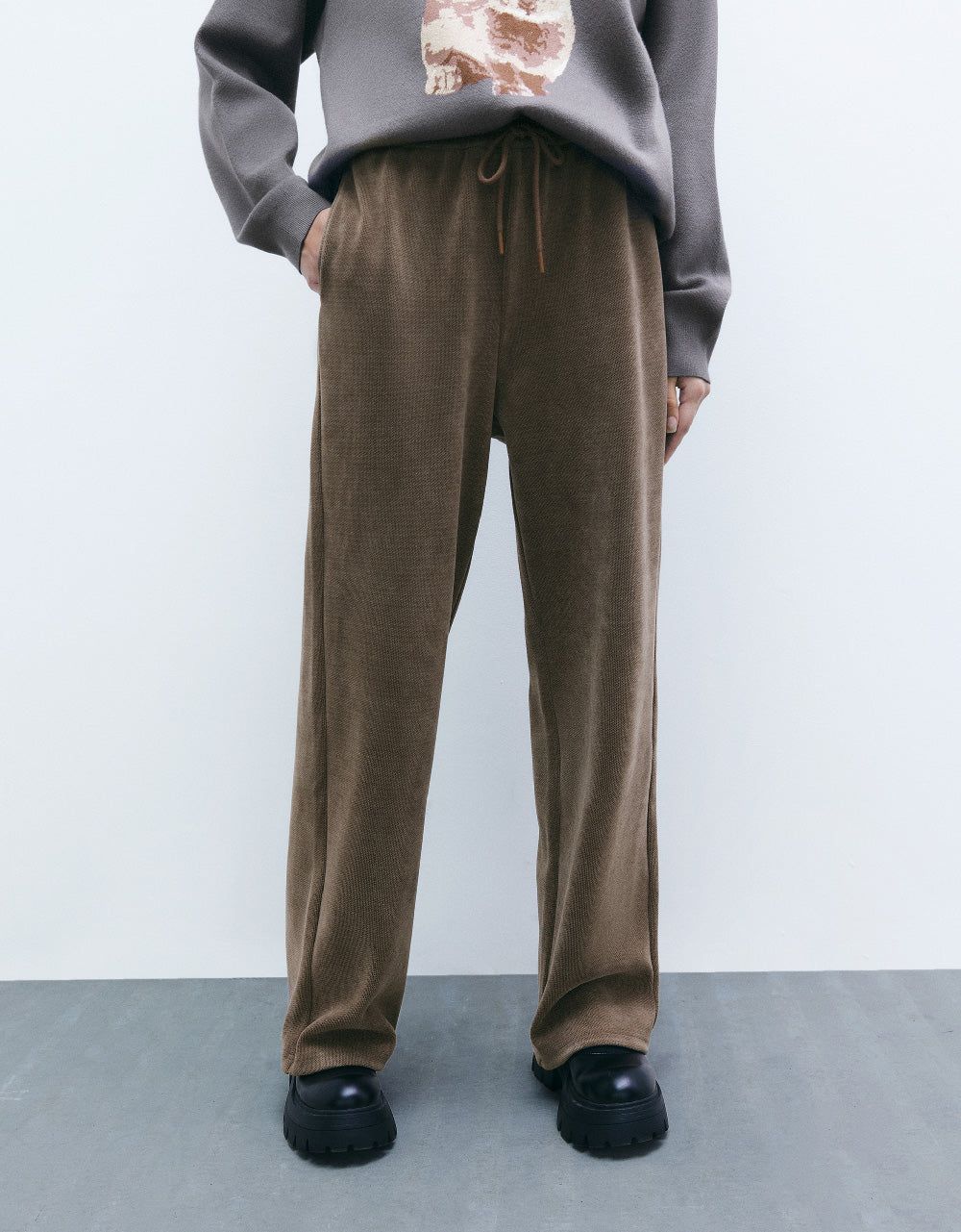 Elastic Waist Wide Leg Pants sold by Urban Revivo product image thumbnail 2
