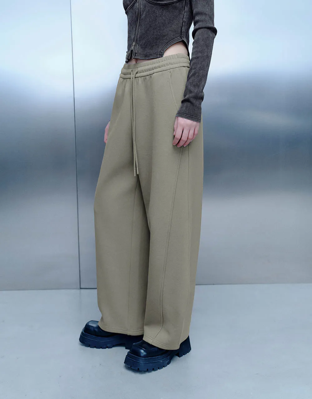 Drawstring Waist Knitted Carrot Fit Pants sold by Urban Revivo product image thumbnail 4