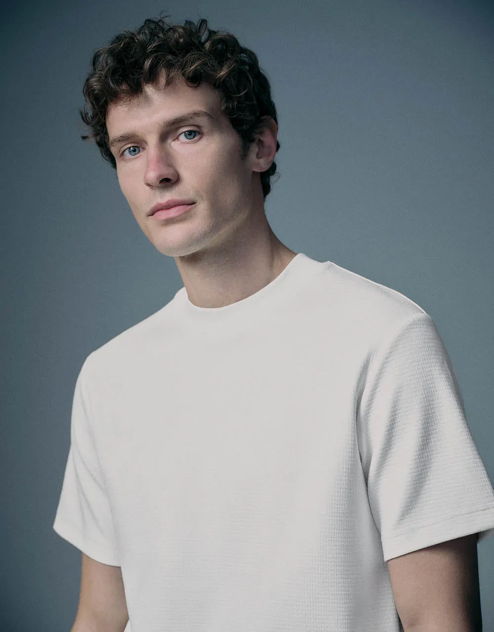 Crew Neck Straight T-Shirt sold by Urban Revivo product image thumbnail 4