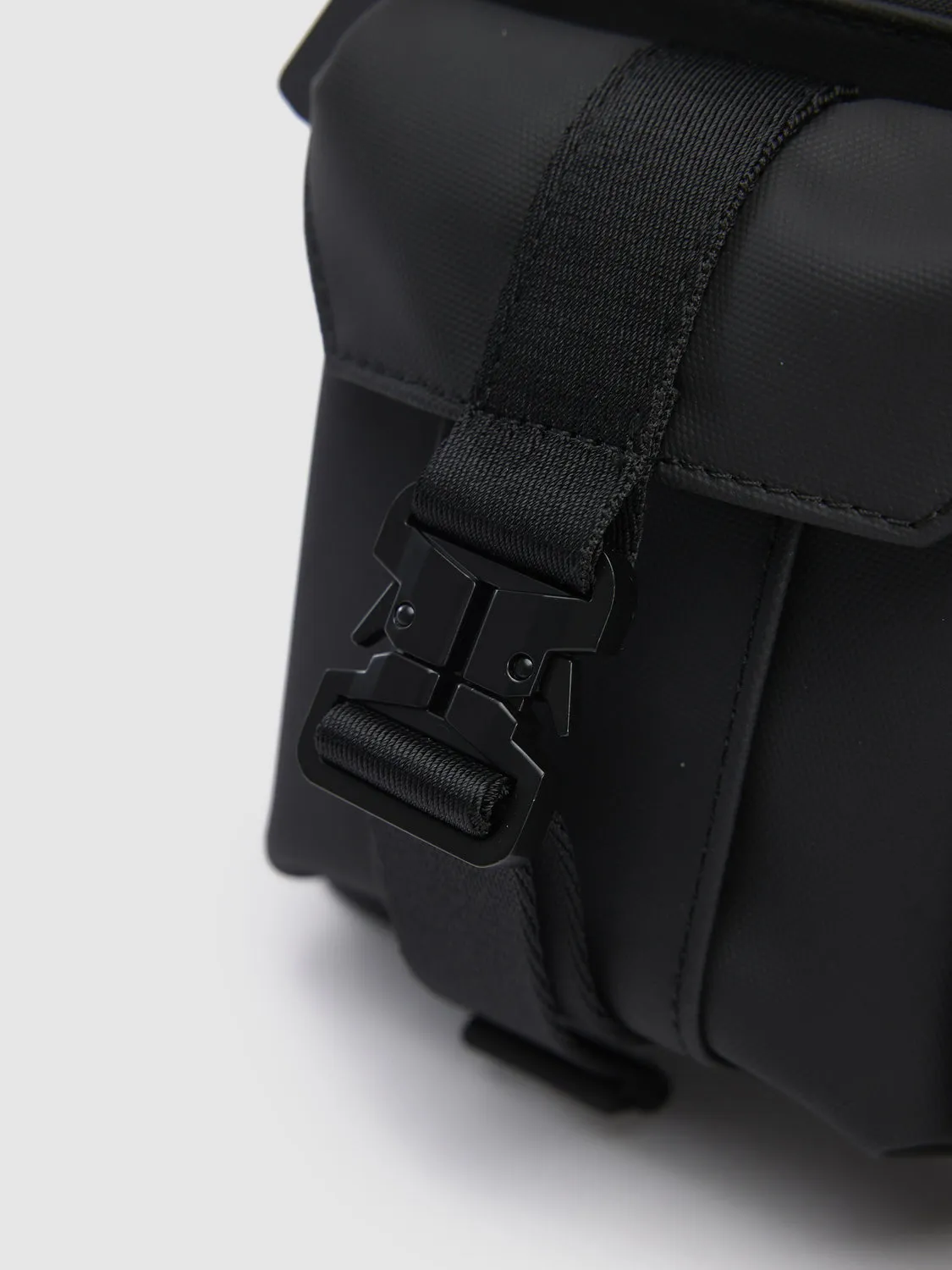Crossbody Bag sold by Urban Revivo product image thumbnail 5