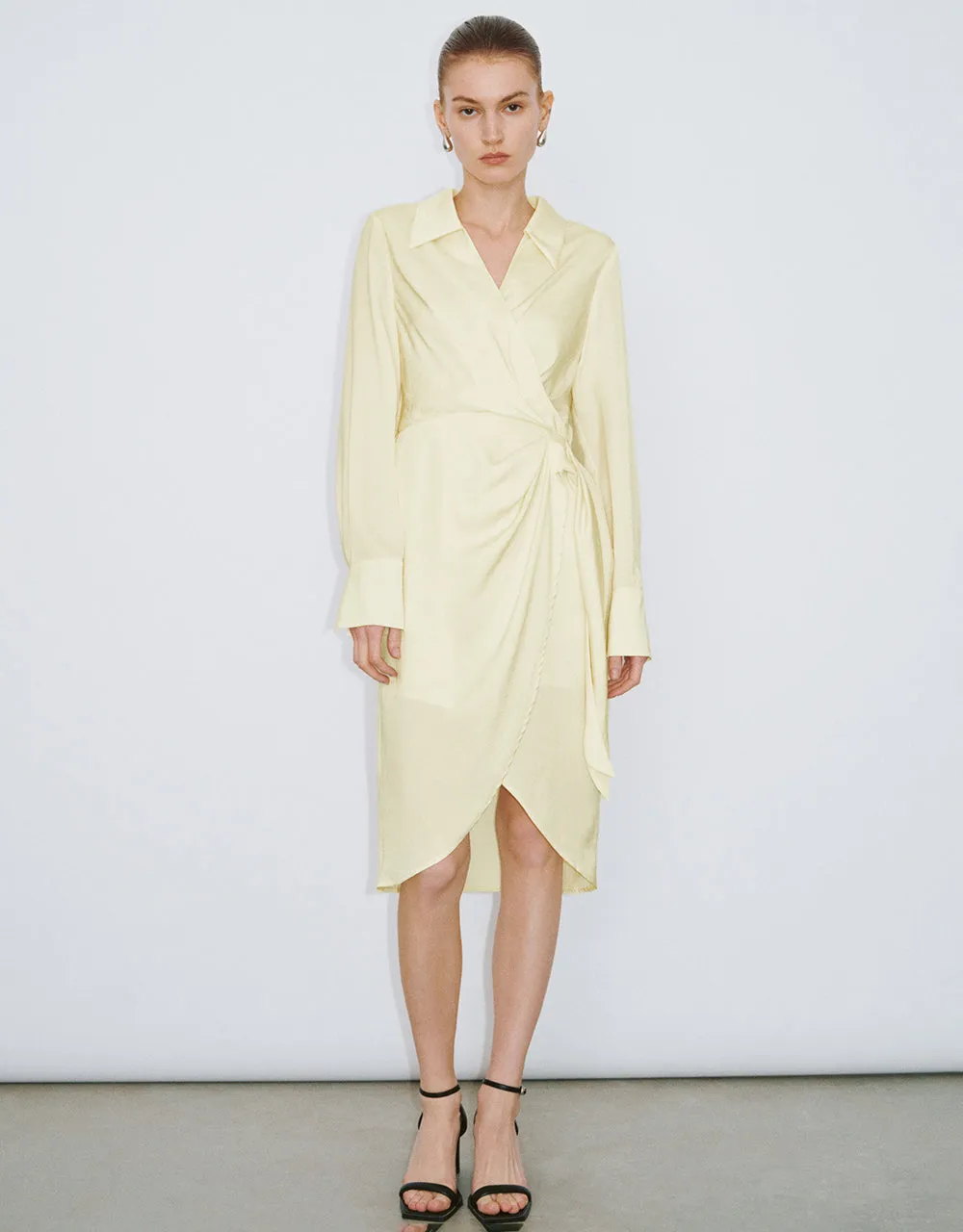 Surplice Front Straight Dress sold by Urban Revivo product image thumbnail 3