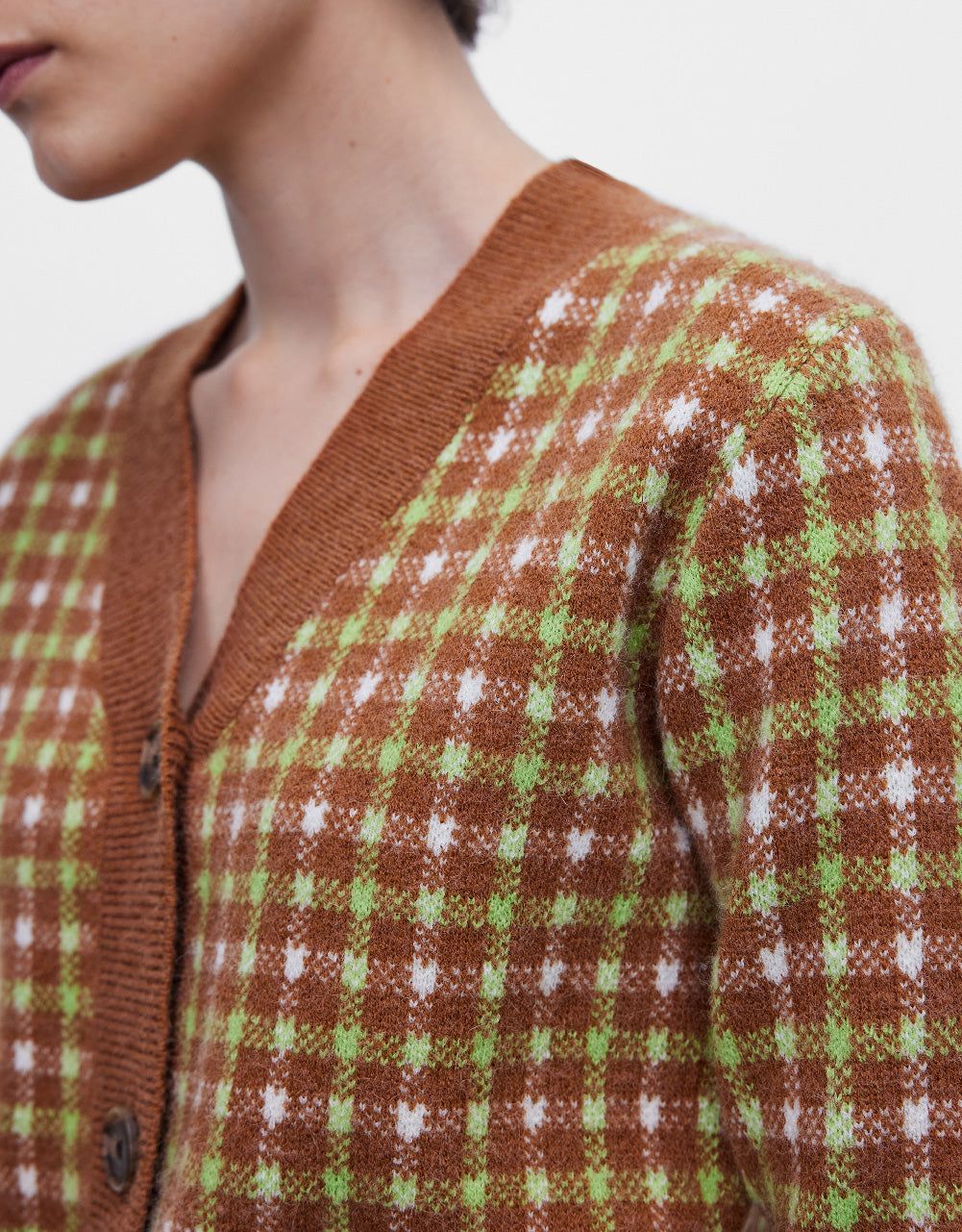 Plaid V-Neck Knitted Cardigan sold by Urban Revivo product image thumbnail 5