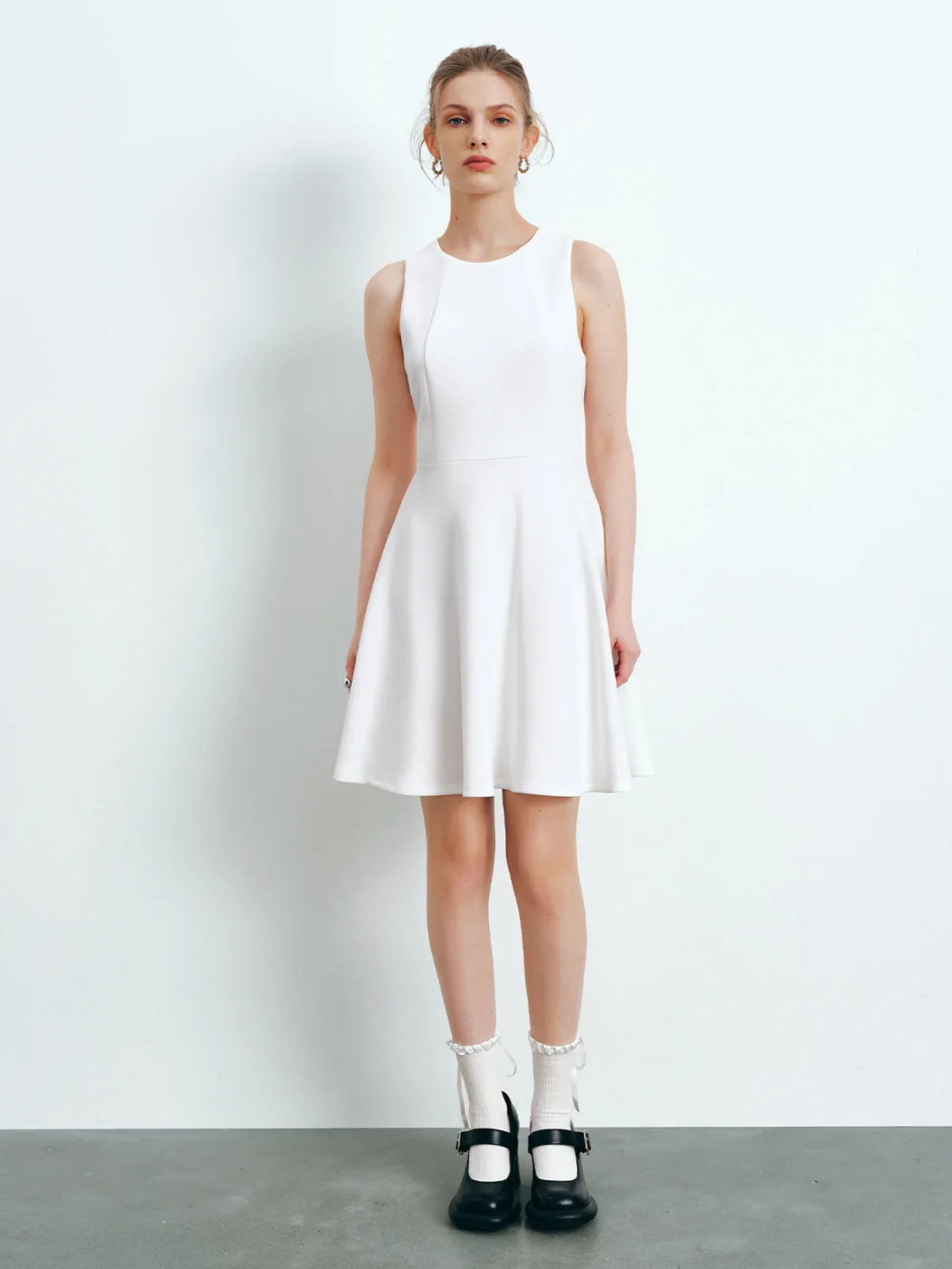 Sleeveless Crew Neck Skater Dress sold by Urban Revivo product image thumbnail 5