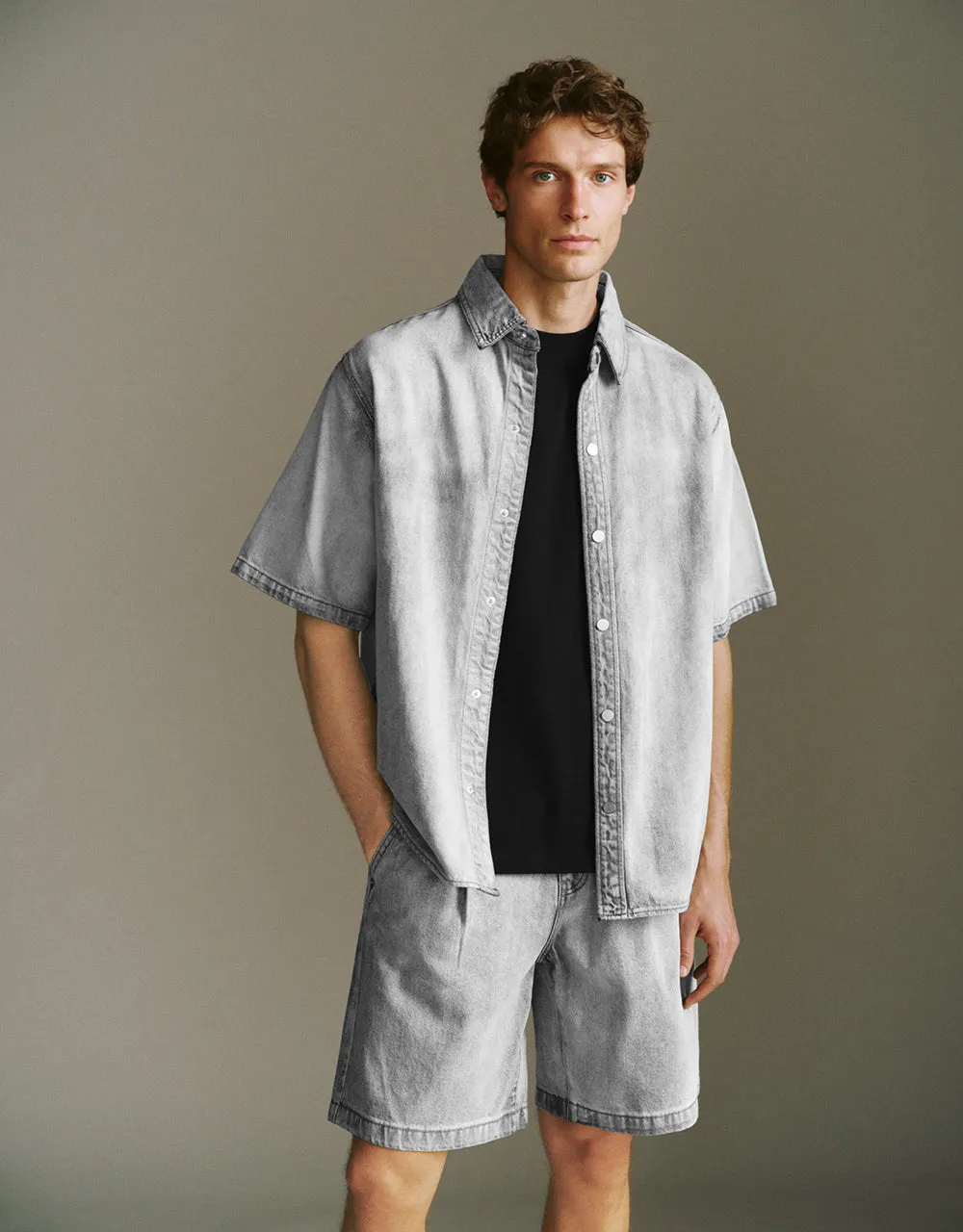 Press Button Loose Denim Shirt sold by Urban Revivo product image thumbnail 3
