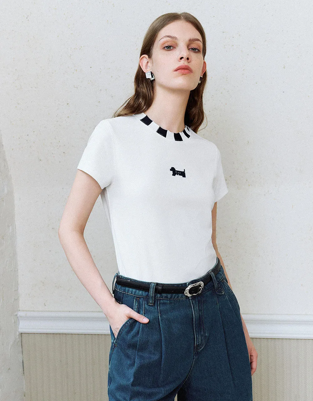 Crew Neck Straight T-Shirt sold by Urban Revivo