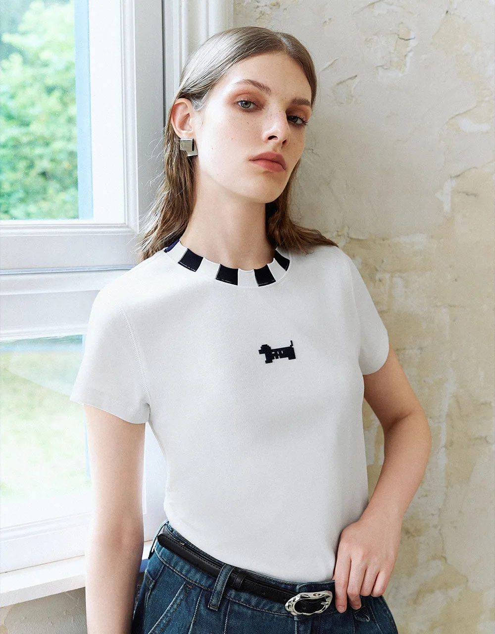 Crew Neck Straight T-Shirt sold by Urban Revivo product image thumbnail 4