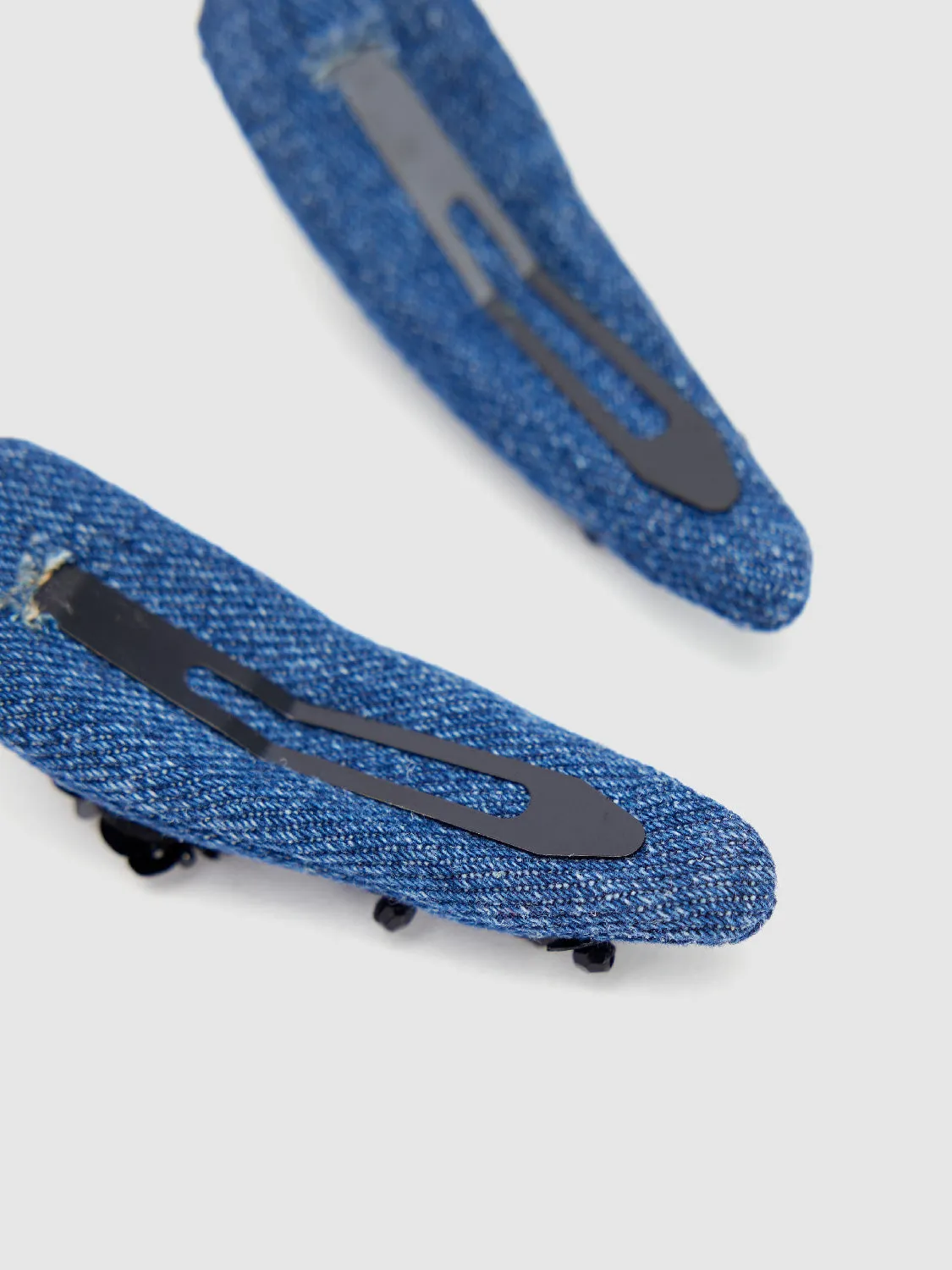 Flower Décor Denim Hair Clip sold by Urban Revivo product image thumbnail 4