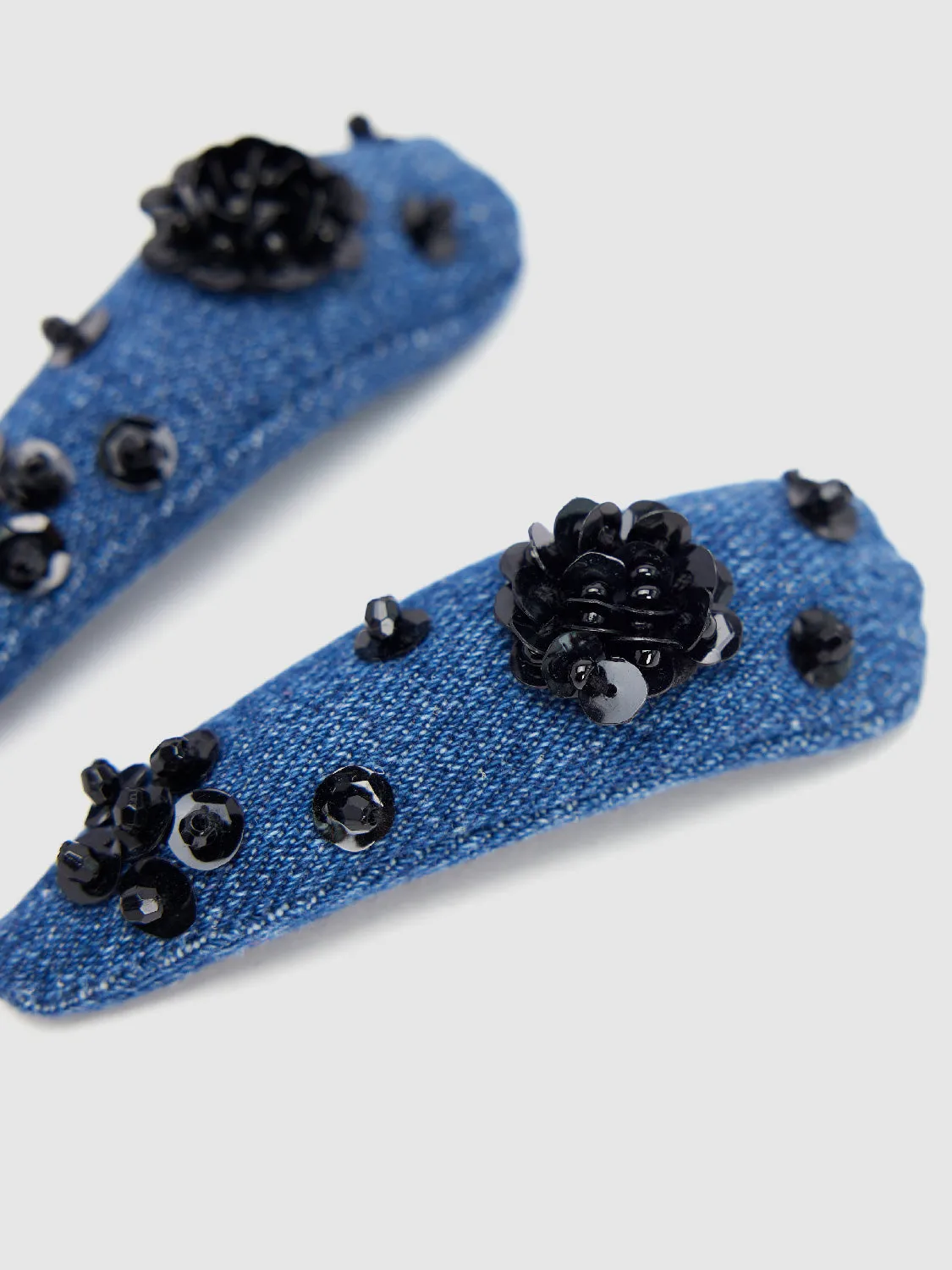 Flower Décor Denim Hair Clip sold by Urban Revivo product image thumbnail 3
