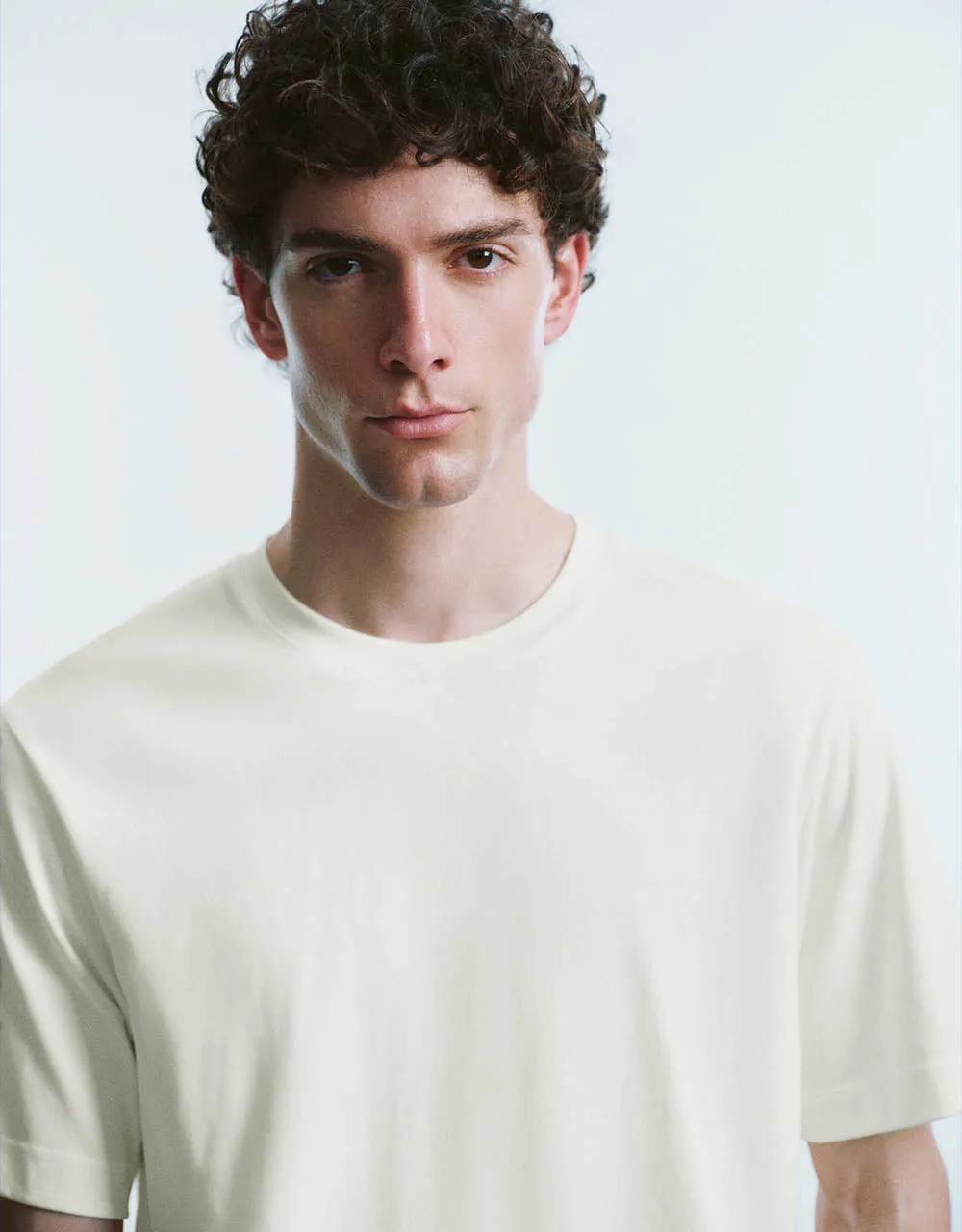 Crew Neck Loose T-Shirt sold by Urban Revivo product image thumbnail 4