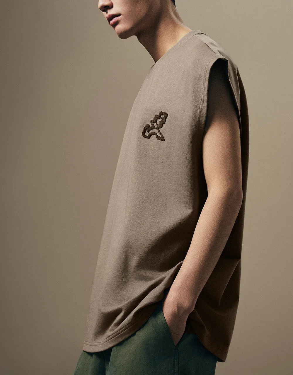 Crew Neck Loose Tank Top sold by Urban Revivo product image thumbnail 3