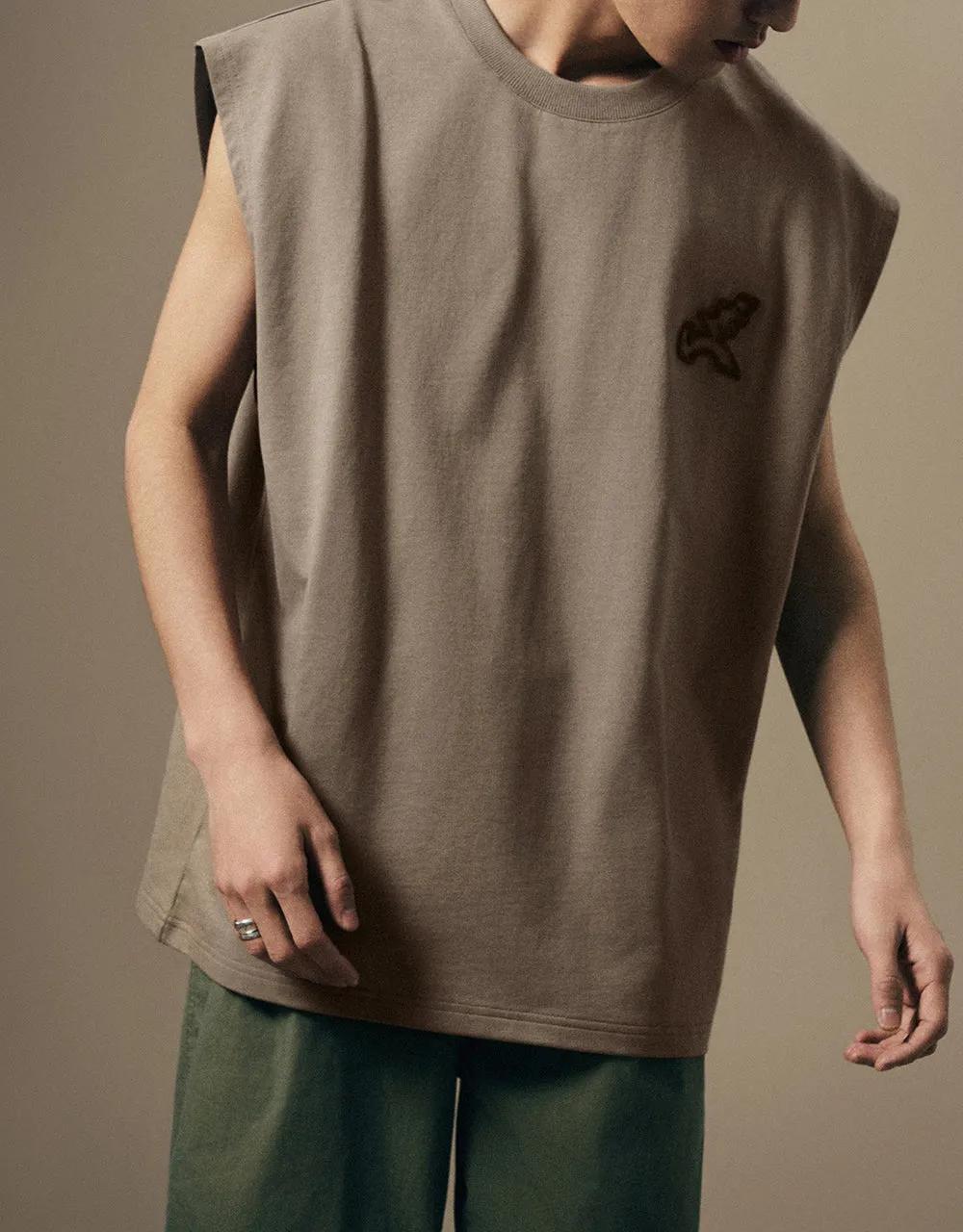 Crew Neck Loose Tank Top sold by Urban Revivo product image thumbnail 4