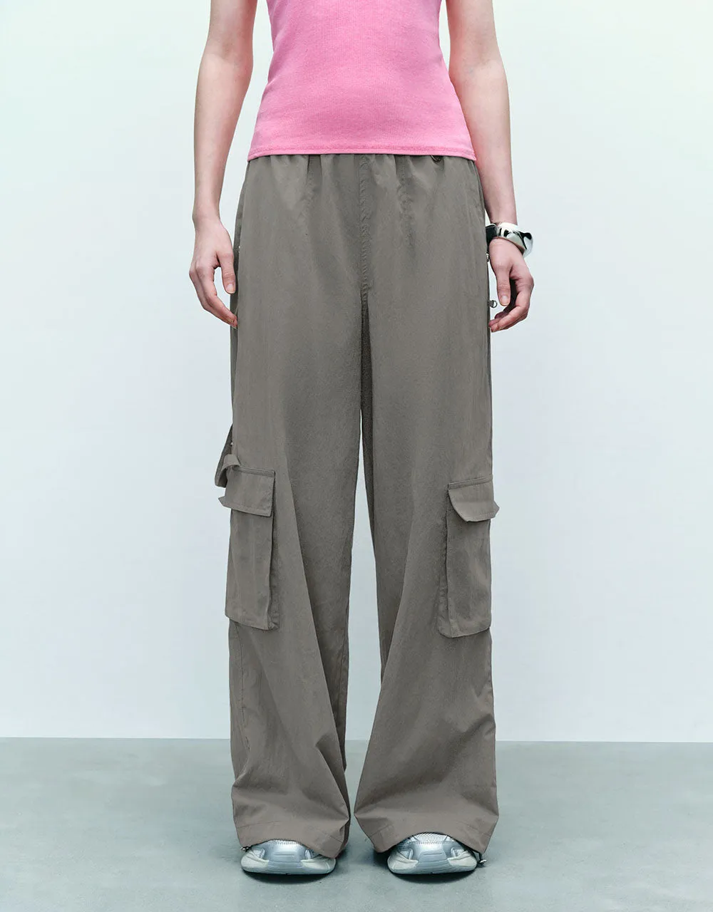 Elastic Waist Loose Jogger Pants sold by Urban Revivo product image thumbnail 2