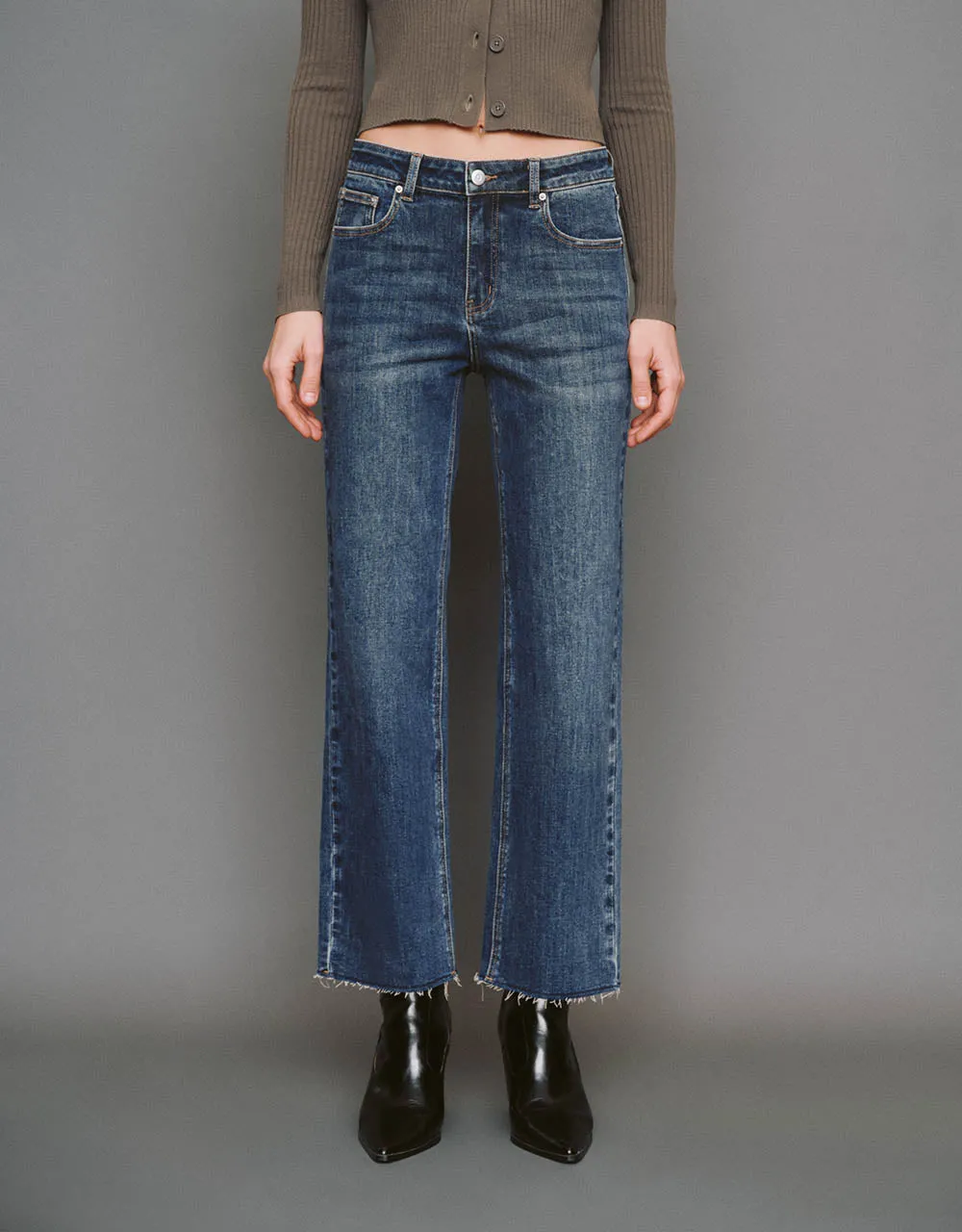 Raw Hem Straight Jeans sold by Urban Revivo product image thumbnail 2
