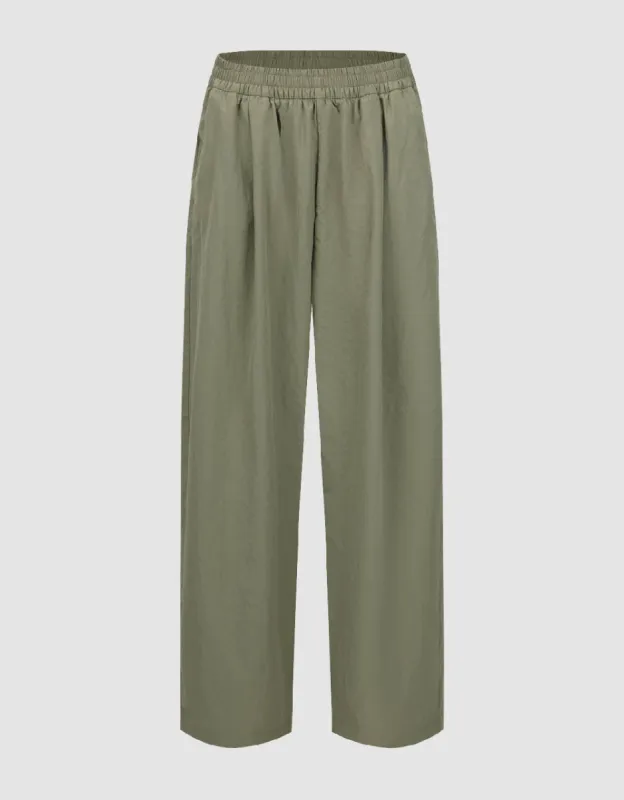 Elastic Waist Carrot Fit Pants sold by Urban Revivo