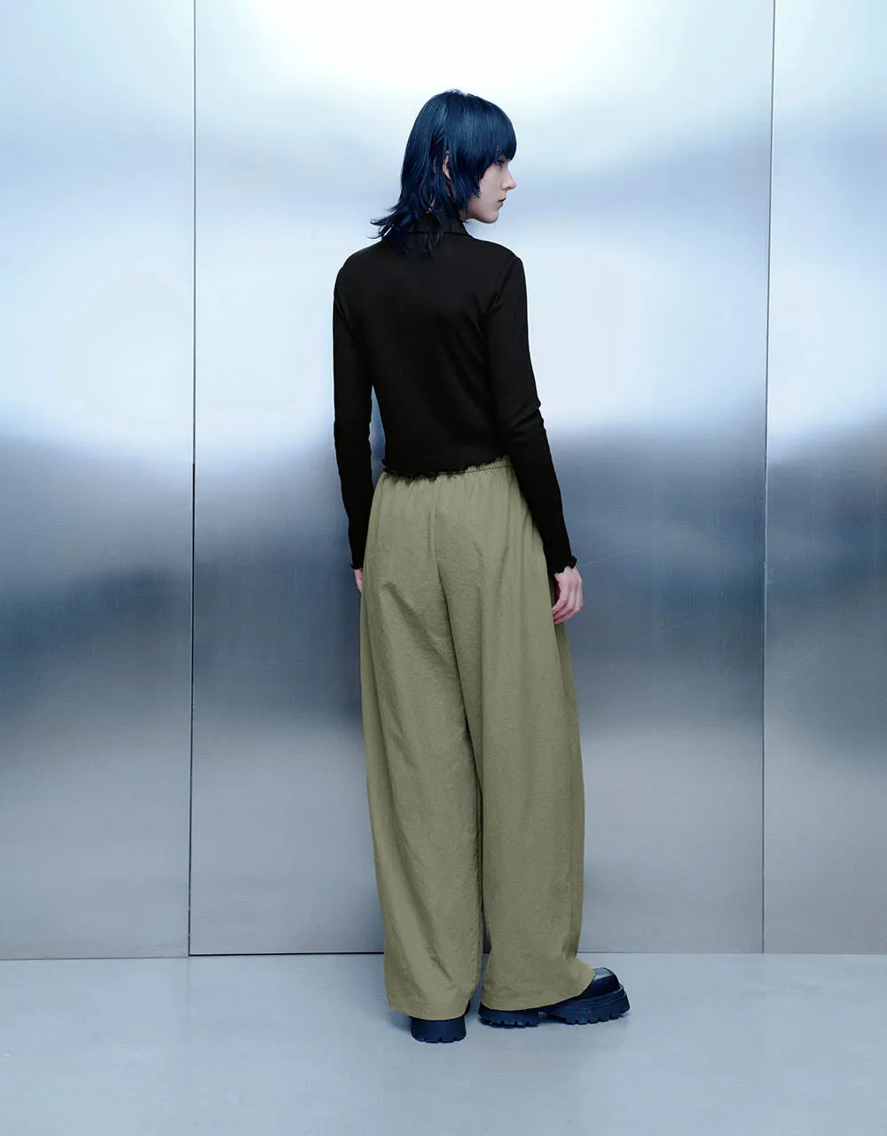 Elastic Waist Carrot Fit Pants sold by Urban Revivo product image thumbnail 5