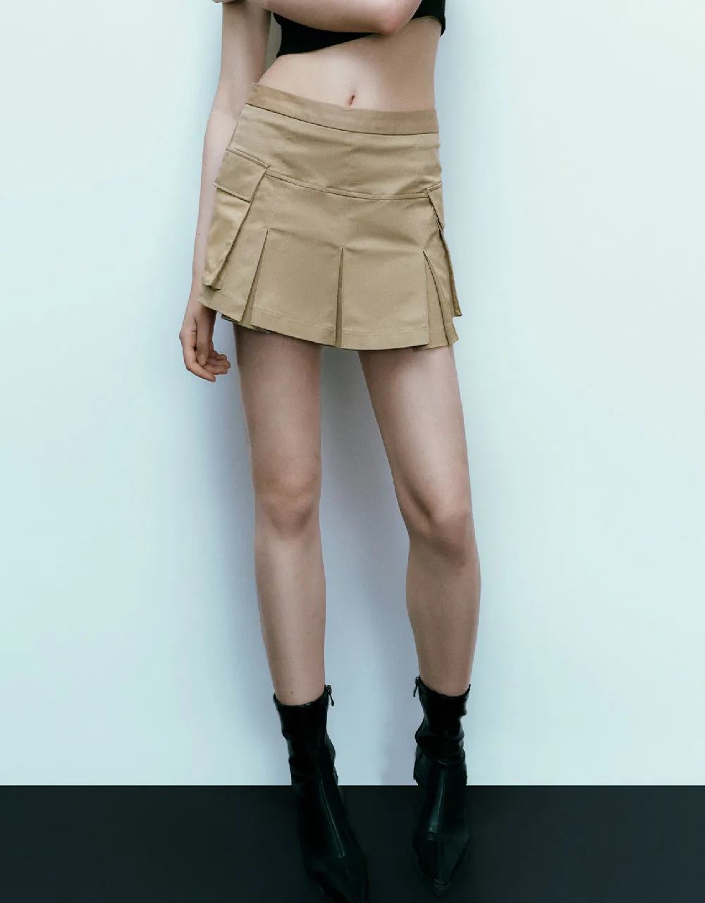 Multi-Pocket Mini A-Line Skirt sold by Urban Revivo product image thumbnail 2