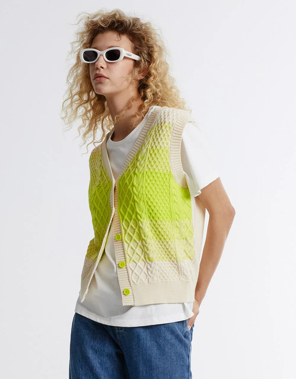 Ombre Sleeveless Cardigan sold by Urban Revivo product image thumbnail 3