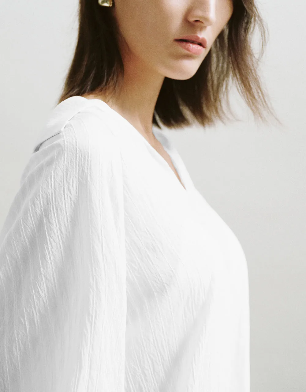 Raglan Sleeve V-Neck Overhead Shirt sold by Urban Revivo product image thumbnail 4