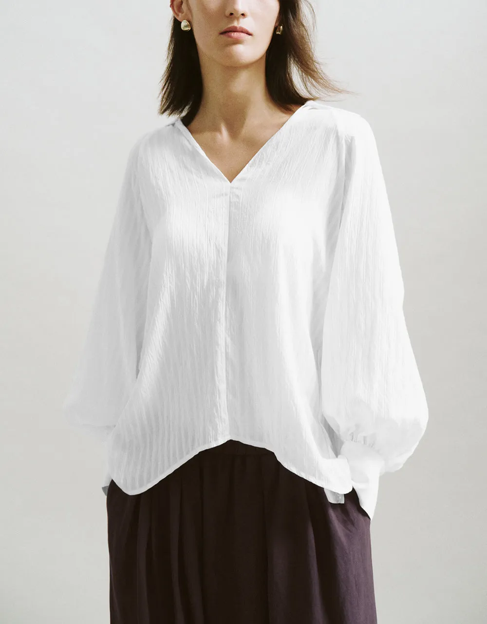 Raglan Sleeve V-Neck Overhead Shirt sold by Urban Revivo product image thumbnail 2