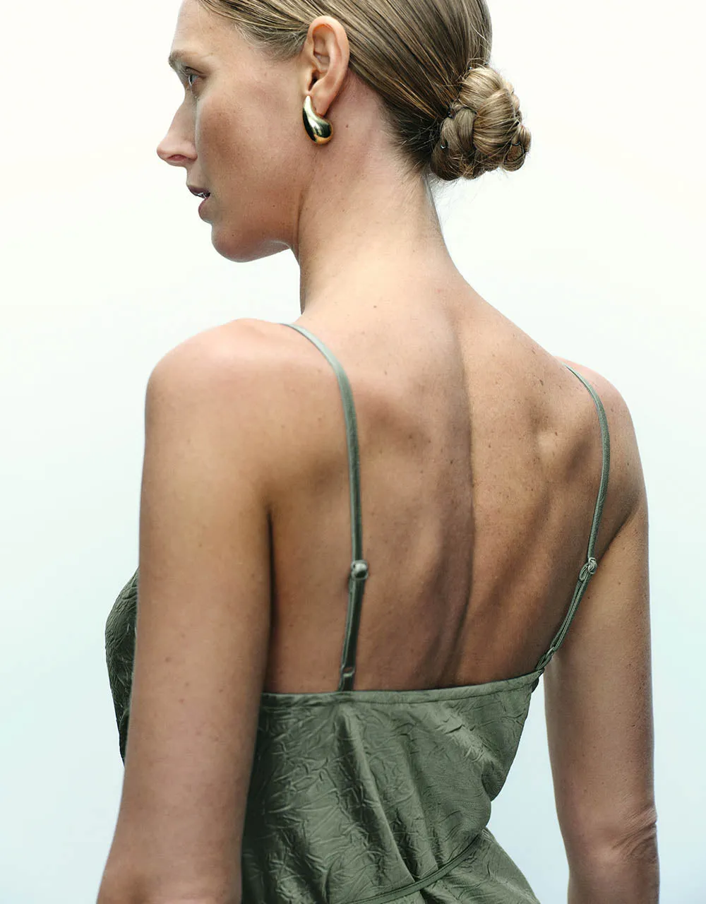Sleeveless Straight Dress sold by Urban Revivo product image thumbnail 4